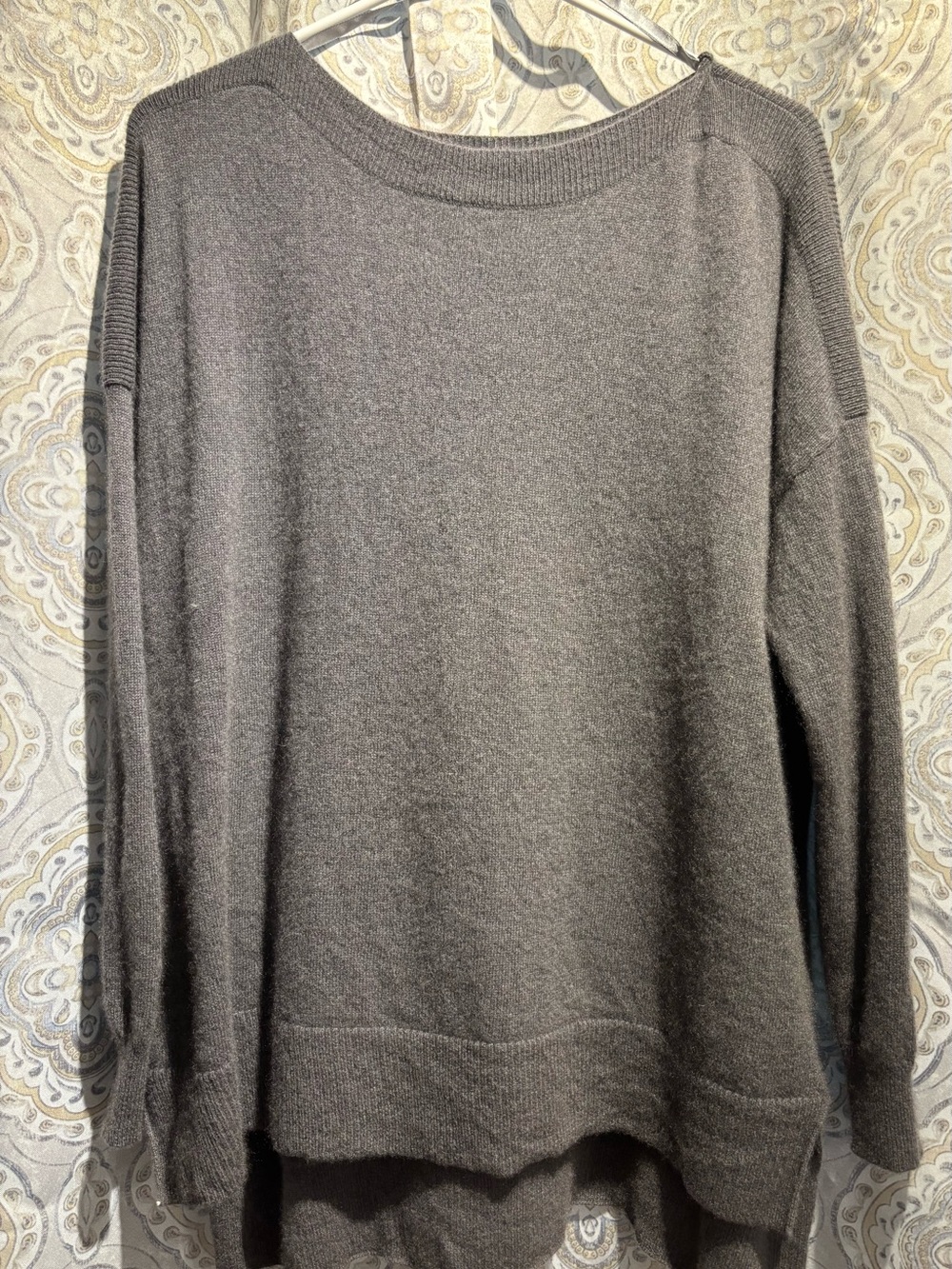 Cynthia Rowley Crewneck Cashmere Sweater in Charcoal Gray/purplish size L